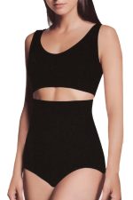 Ψηλόμεσο σλιπ σύσφιξης, κορσές από ελαστικό ύφασμα που αγκαλιάζει το σώμα και λεπταίνει οπτικά τη σιλουέτα. Από άνετο και απαλό στην αφή ύφασμα. Αόρατο κάτω από τα ρούχα χωρίς να φαίνονται γραμμές ραφής. Συσφίγγει και λεπταίνει τη σιλουέτα ως 2,8 εκατοστά και πιάνει την περιοχή της κοιλιάς ασκώντας μέτρια σύσφιξη ώστε να είναι άνετο και παράλληλα να αναδεικνύει τη σιλουέτα.